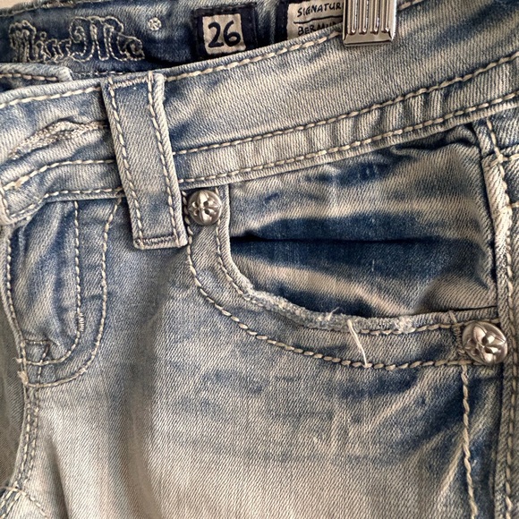 MISS ME LONG SHORTS-CAPRIS/SIZE 26US/LIGHT BLUE WASH/GREAT CONDITION!! - Picture 2 of 7